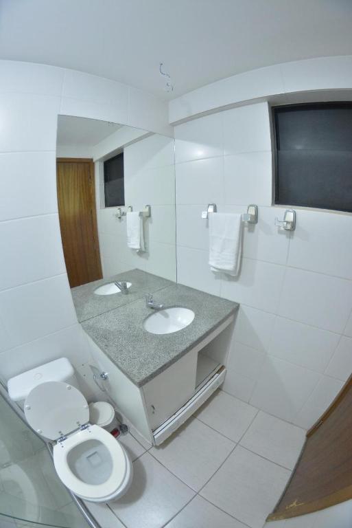  Apartamento 04 quartos sendo 01 dependência