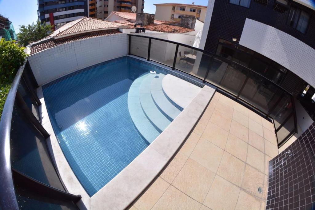  Apartamento 04 quartos sendo 01 dependência