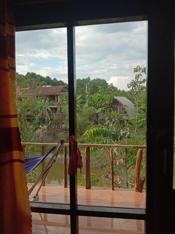 Rice straw Green lodge- resort - Habitación Familiar Con Vista Al Lago