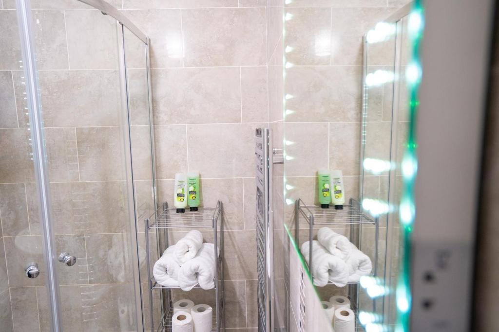 A bathroom at Rest a While
