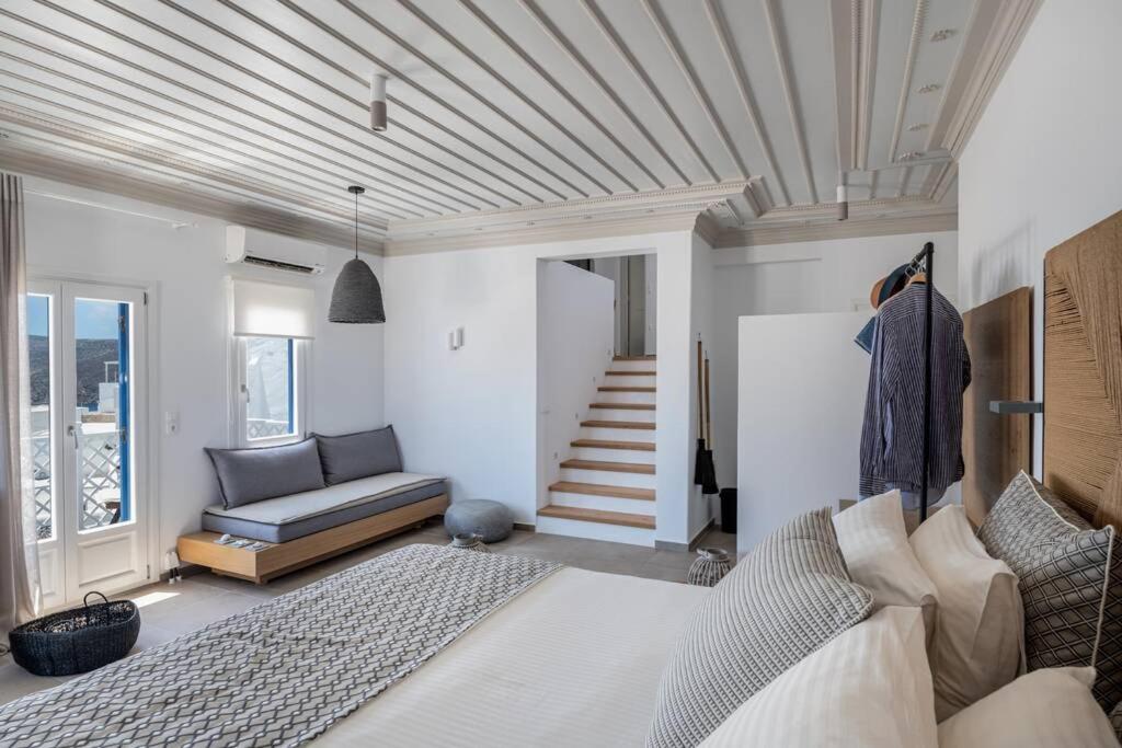 Posezení v ubytování Luxury Apartment in the Heart of Astypalaia