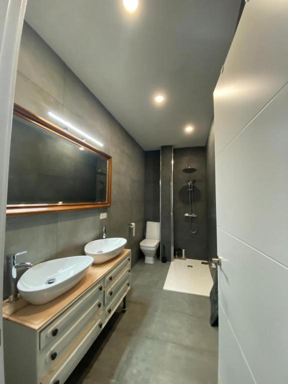 Kúpeľňa v ubytovaní CASA REFORMADA CON TERRAZA/WIFI/AIRE ACONDICIONADO