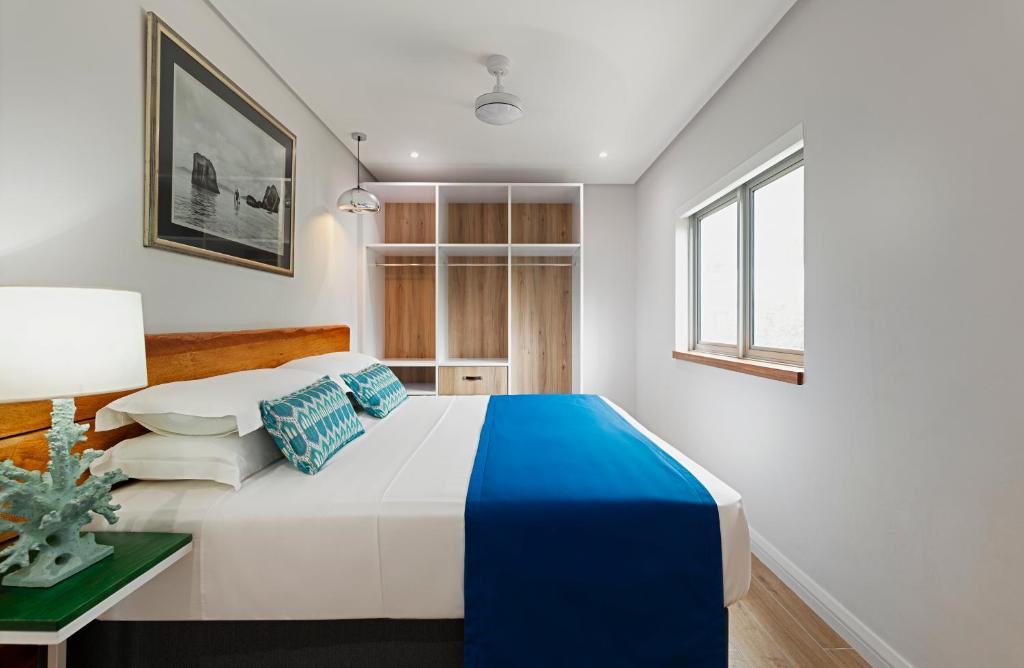 Postel nebo postele na pokoji v ubytování Sables d'Or Luxury Apartments