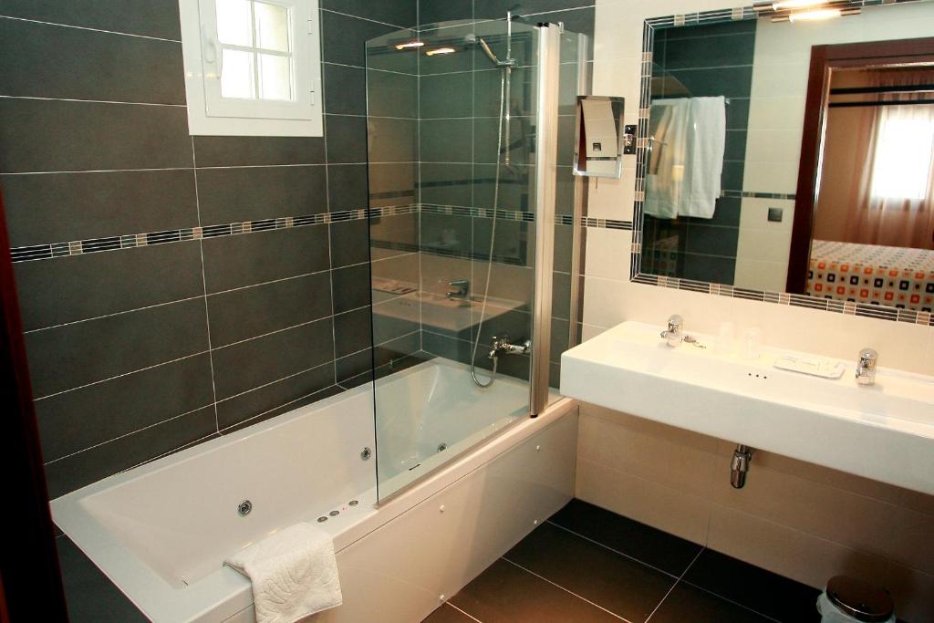 Hostal Rural Villa Vieja - Bañera de hidromasaje en Olite