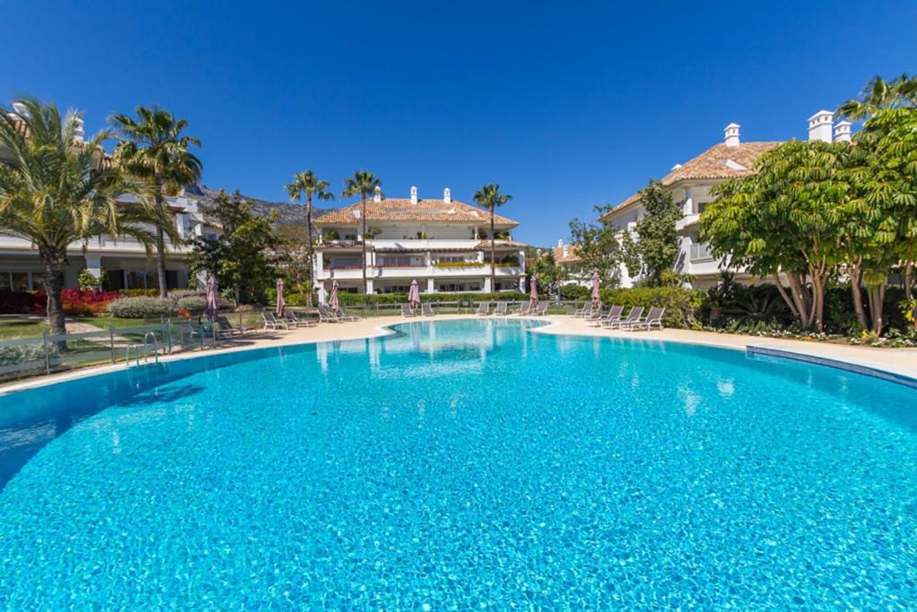 The swimming pool at or close to Monte Paraiso Apt