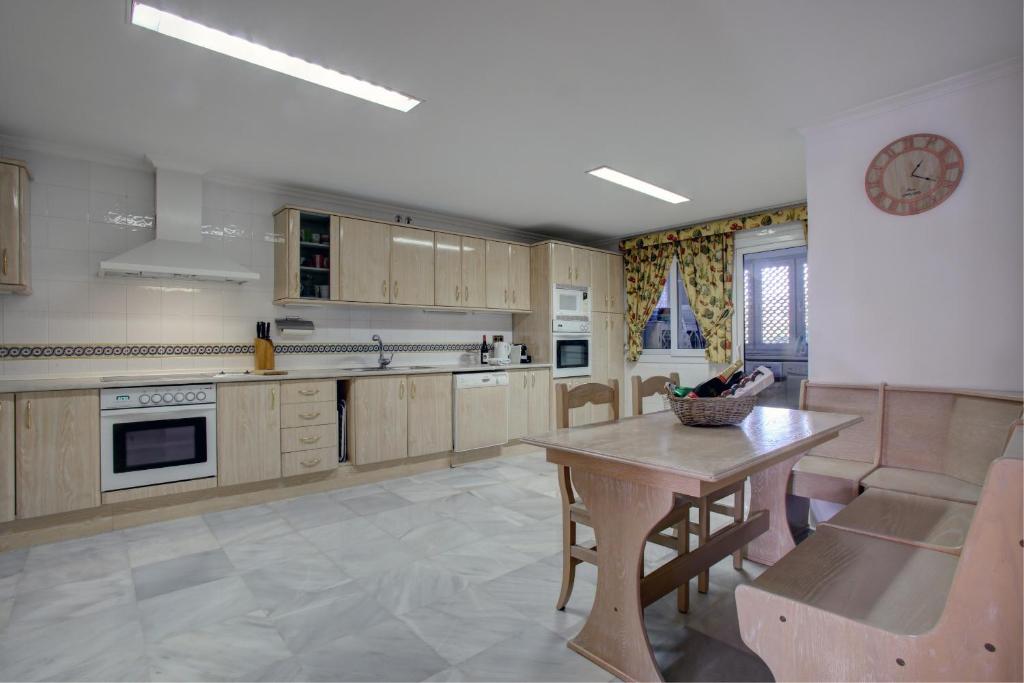 A kitchen or kitchenette at Monte Paraiso Apt