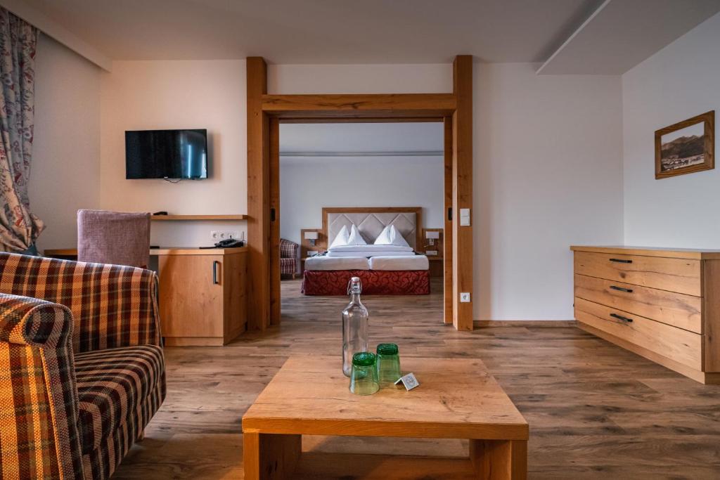 Posteľ alebo postele v izbe v ubytovaní Landhotel Schützenhof