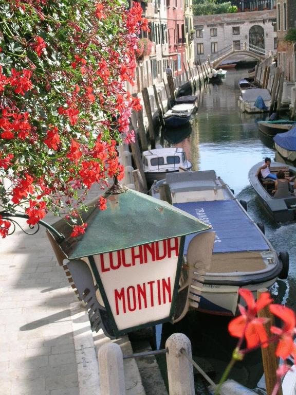 Gallery image of Antica Locanda Montin in Venice