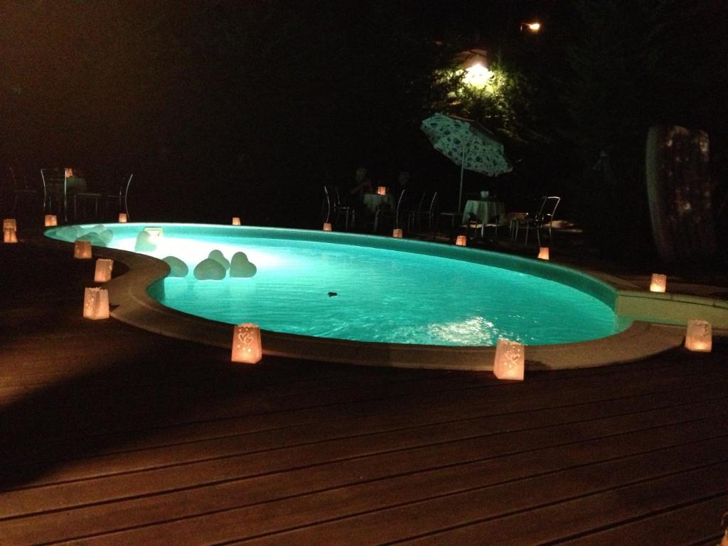 Bazén v ubytování Hotel Villa Cinzia nebo v jeho okolí