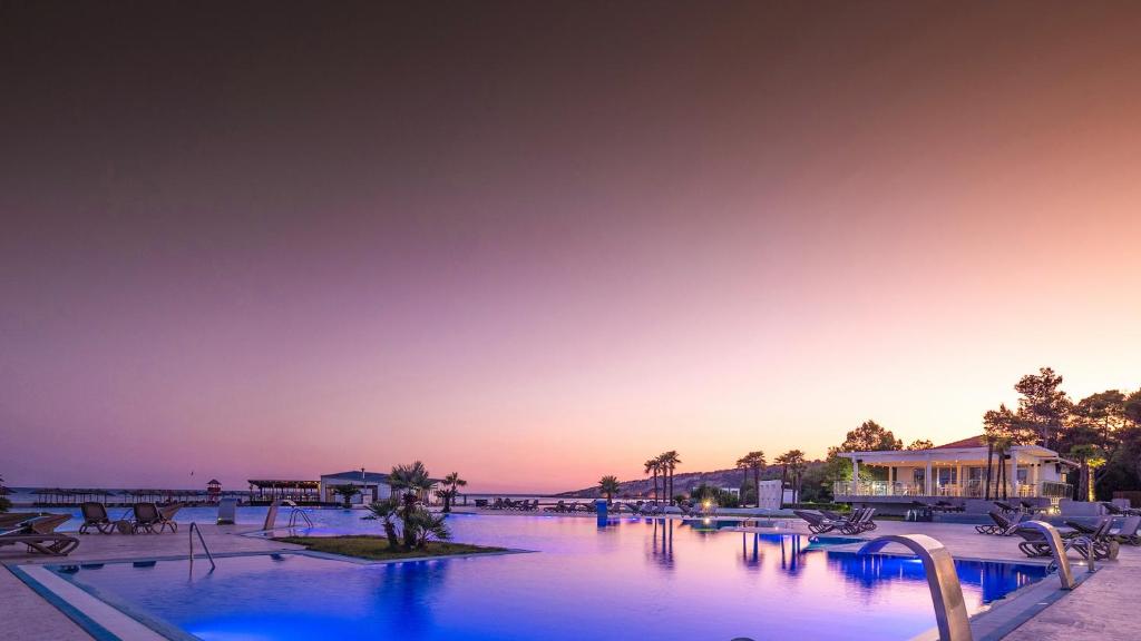 Bazén v ubytování Azul Beach Resort Montenegro by Karisma - All Inclusive nebo v jeho okolí