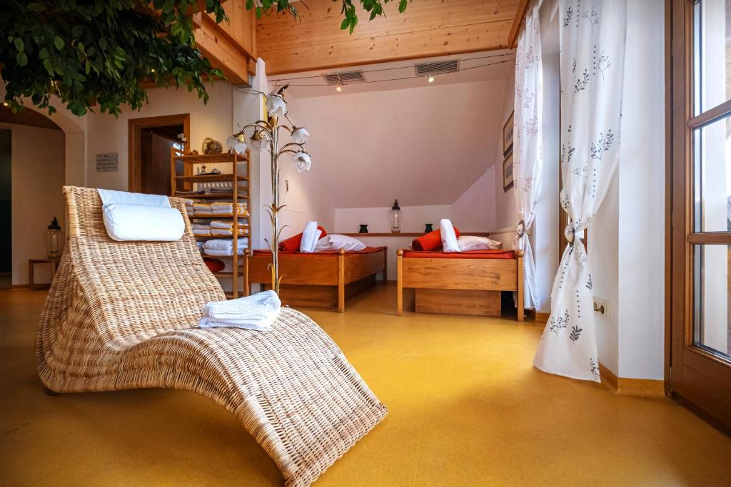 Posteľ alebo postele v izbe v ubytovaní Landhotel Schützenhof