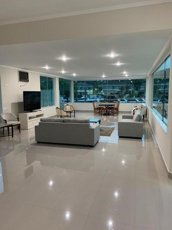  Casa na praia em condomínio de luxo