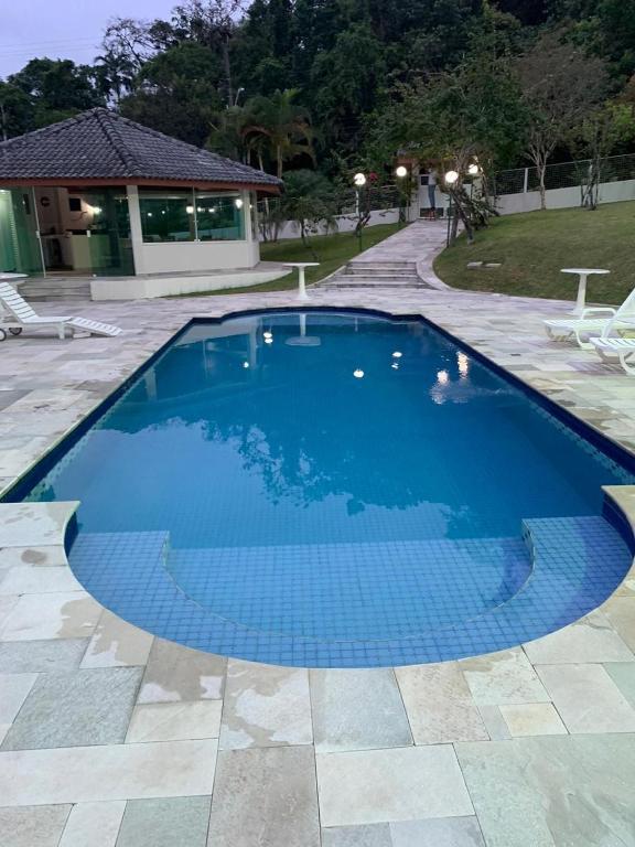  Casa na praia em condomínio de luxo
