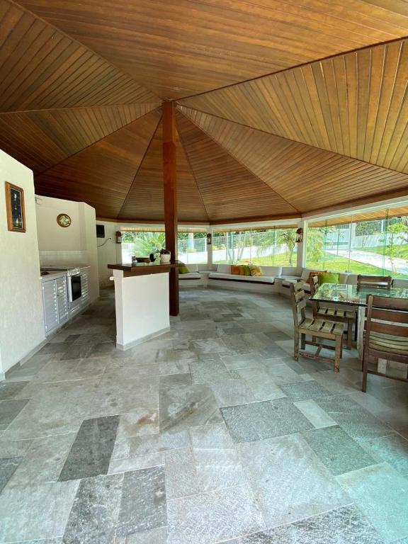  Casa na praia em condomínio de luxo