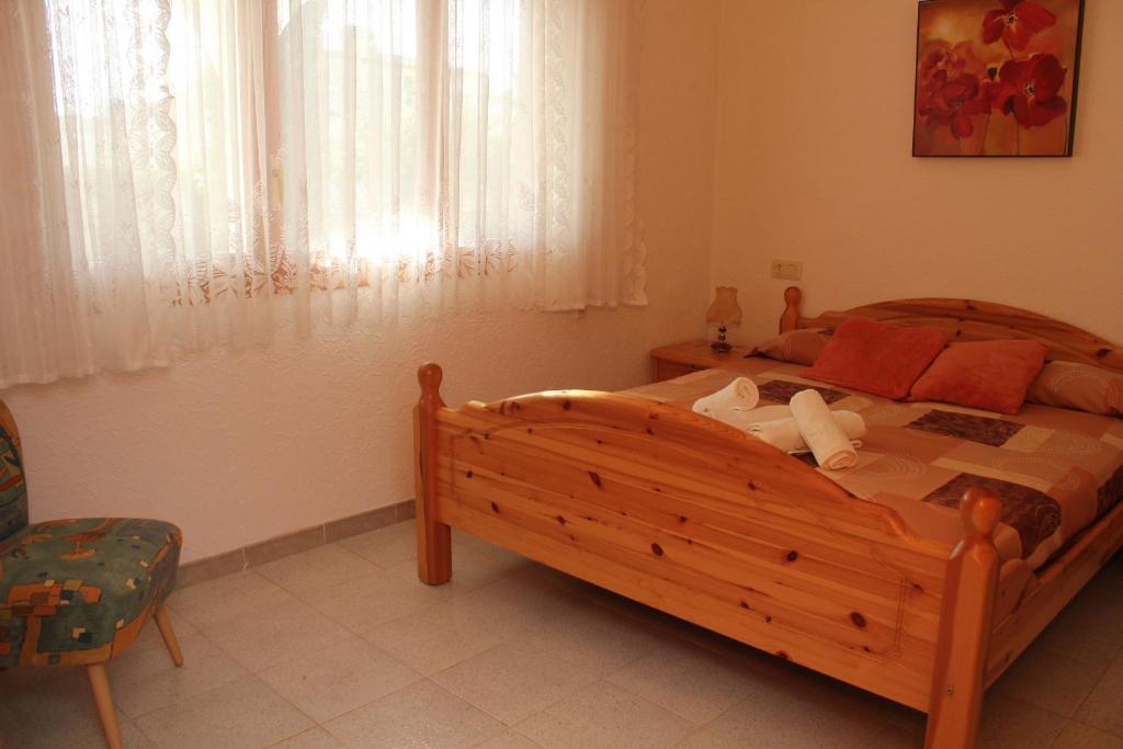 Posteľ alebo postele v izbe v ubytovaní Riumar "Lorenzo", 400m to beach, private pool, On-Site-Service, dog beach