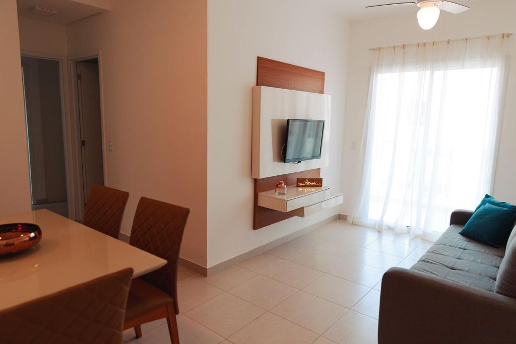  Apartamento novo com ar condicionado a 250 metros do mar!