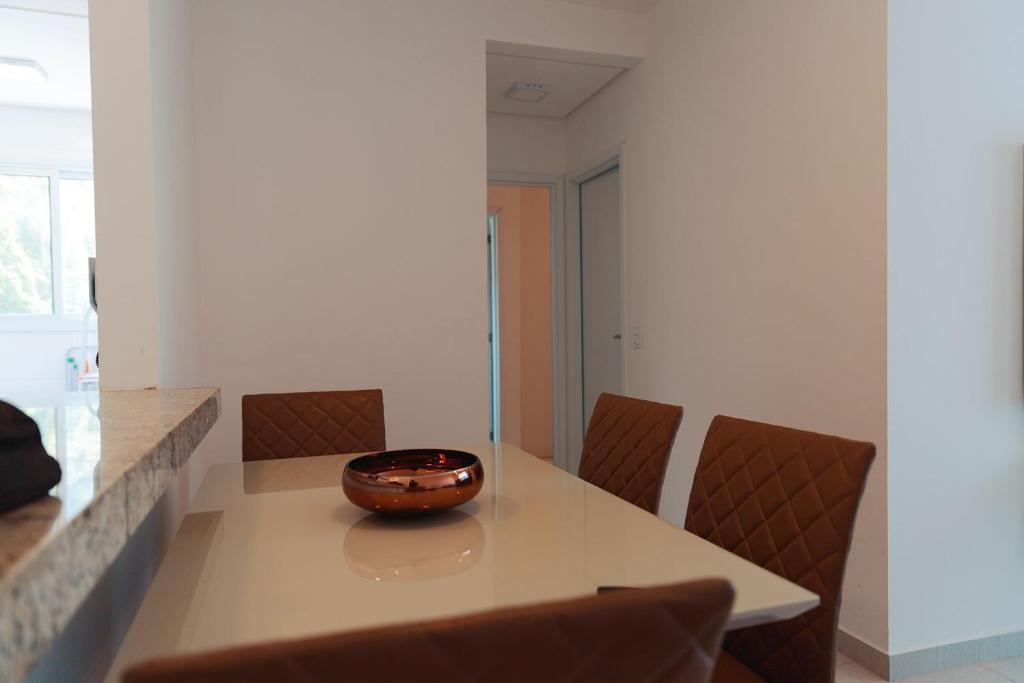  Apartamento novo com ar condicionado a 250 metros do mar!