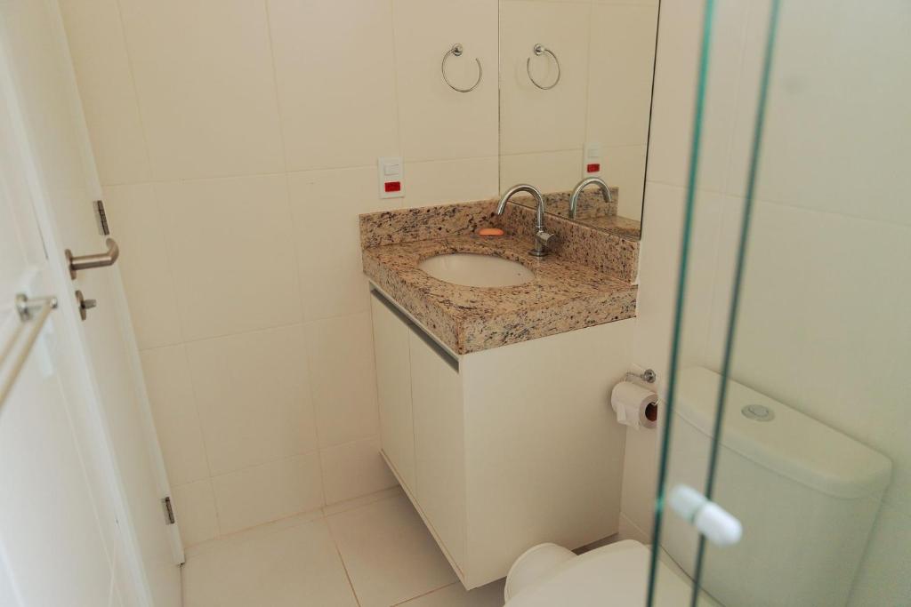  Apartamento novo com ar condicionado a 250 metros do mar!