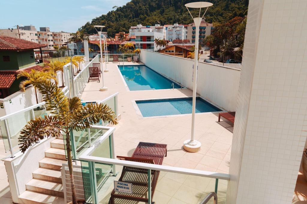  Apartamento novo com ar condicionado a 250 metros do mar!