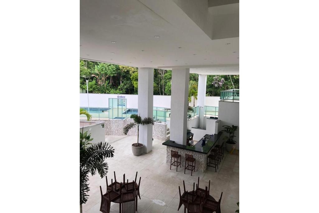  Apartamento novo com ar condicionado a 250 metros do mar!