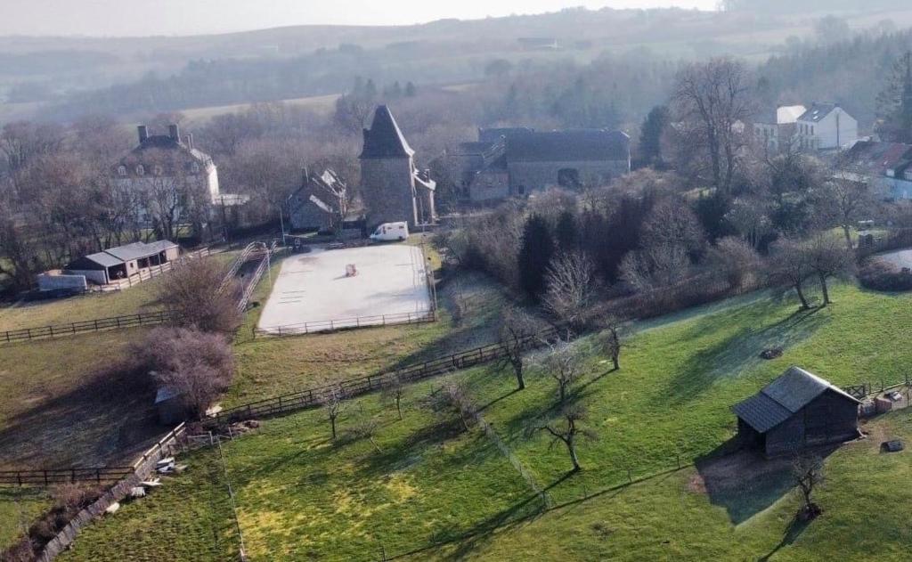 Příroda nedaleko venkovského domu