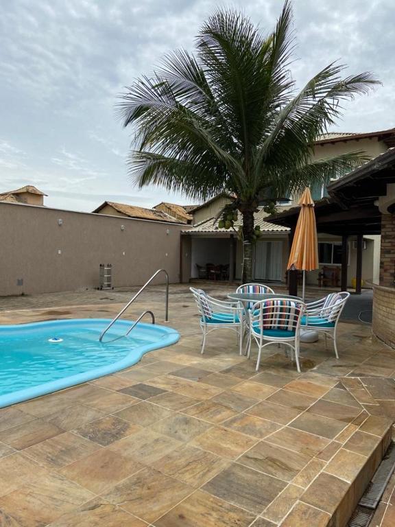  Linda casa de frente para o mar. Ótima localização