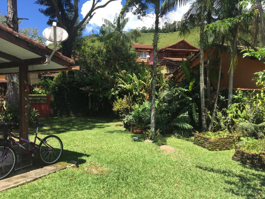  Casa bonita na serra com piscina lareira e hidro na rua principal