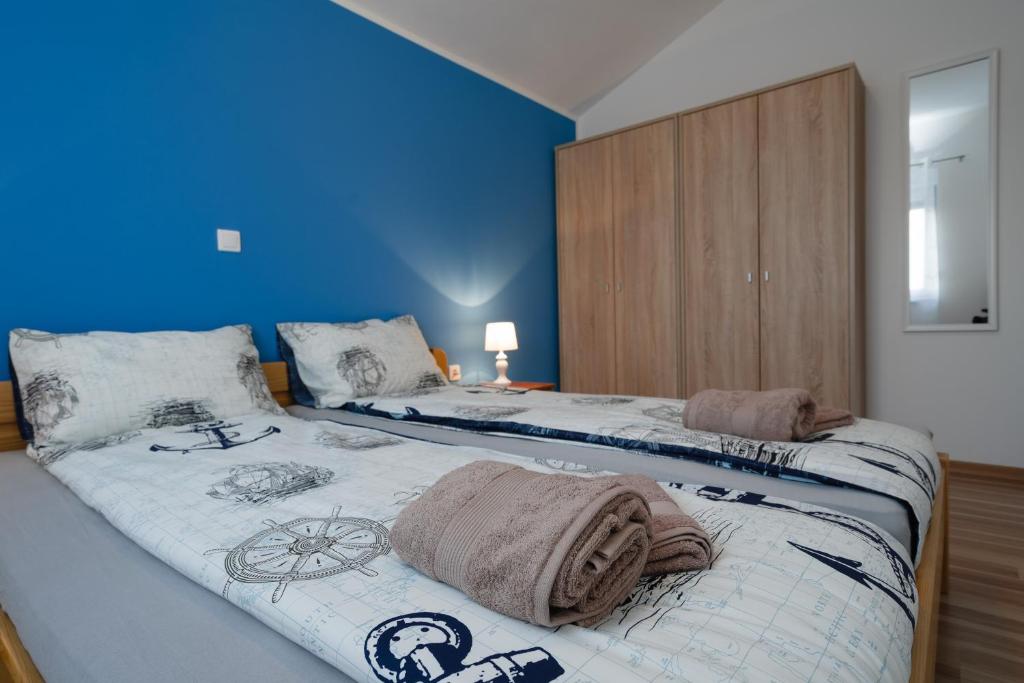 Apartments \