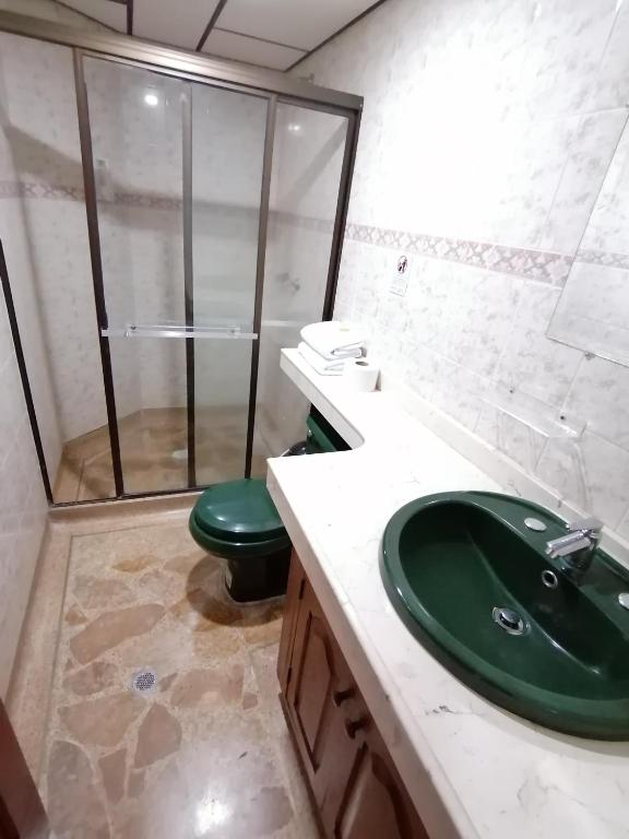 Koupelna v ubytování HOTEL GOLDEN SUITE