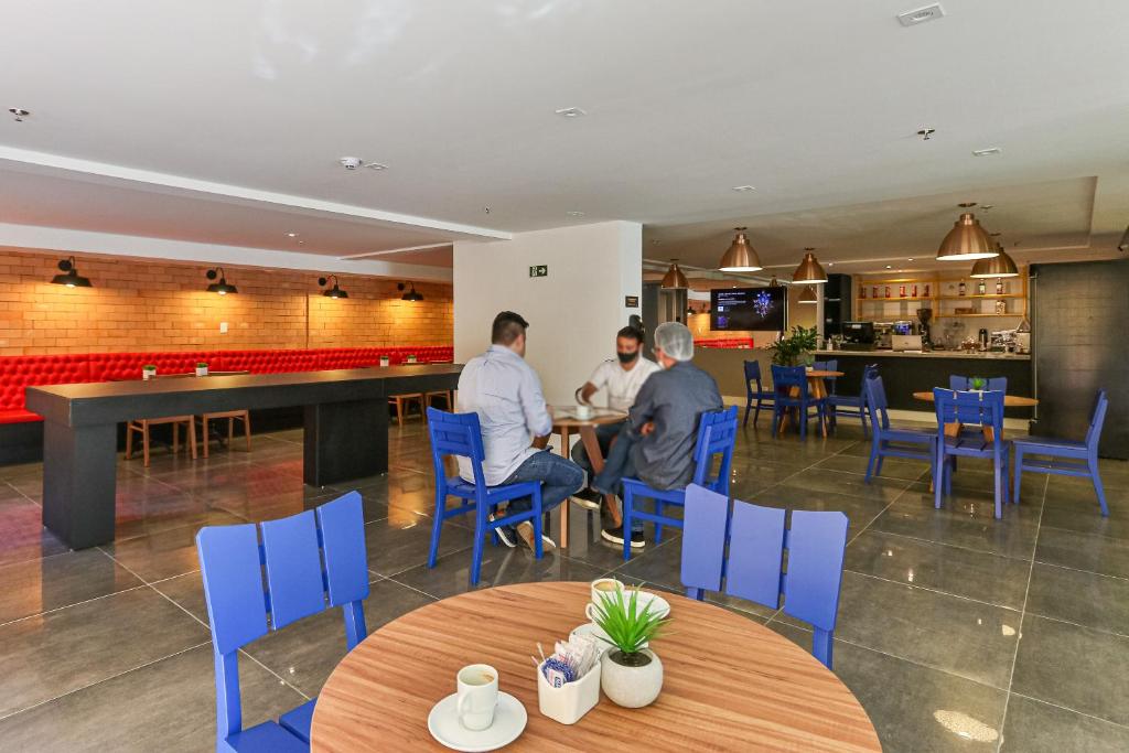  Studio CWB - Central - AYN017