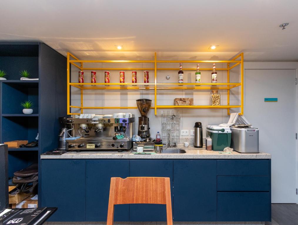  Studio CWB - Central - AYN017
