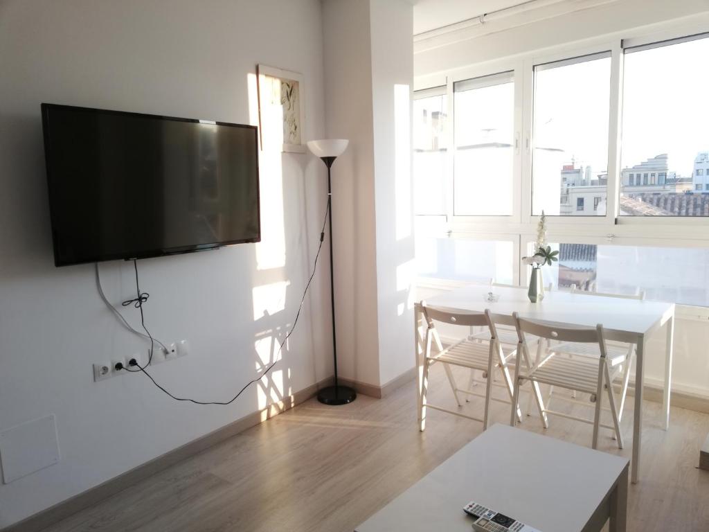 Zdjęcie z galerii obiektu Apartamento Con Encanto 'Larios Street II' w Maladze