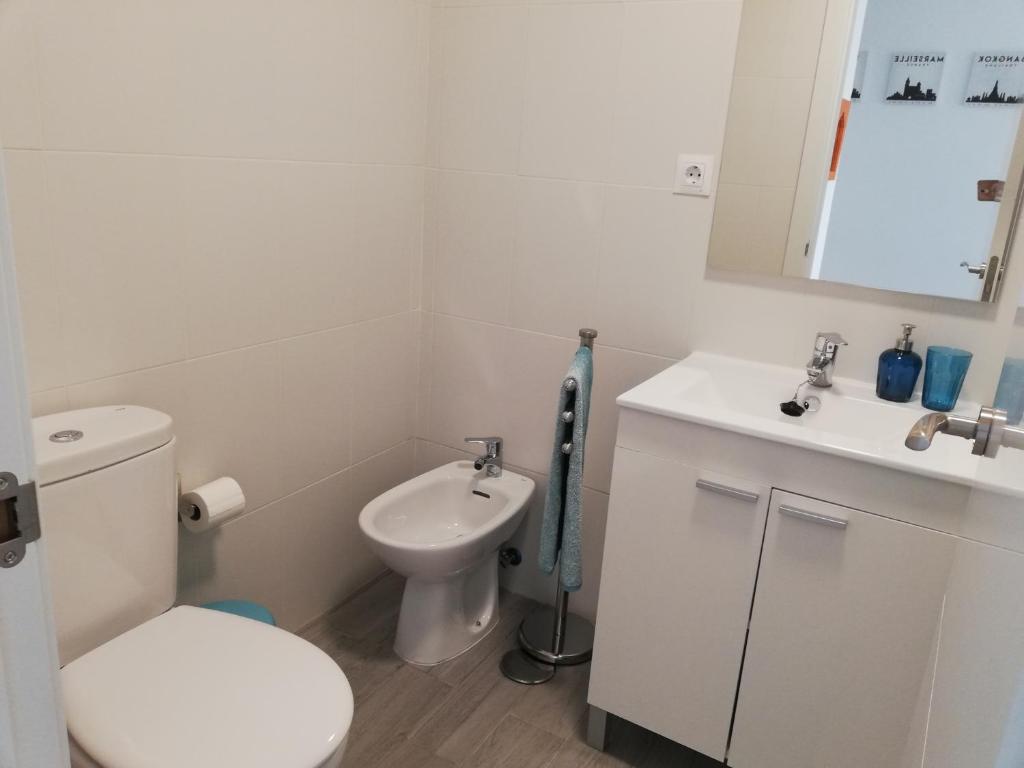 Zdjęcie z galerii obiektu Apartamento Con Encanto 'Larios Street II' w Maladze