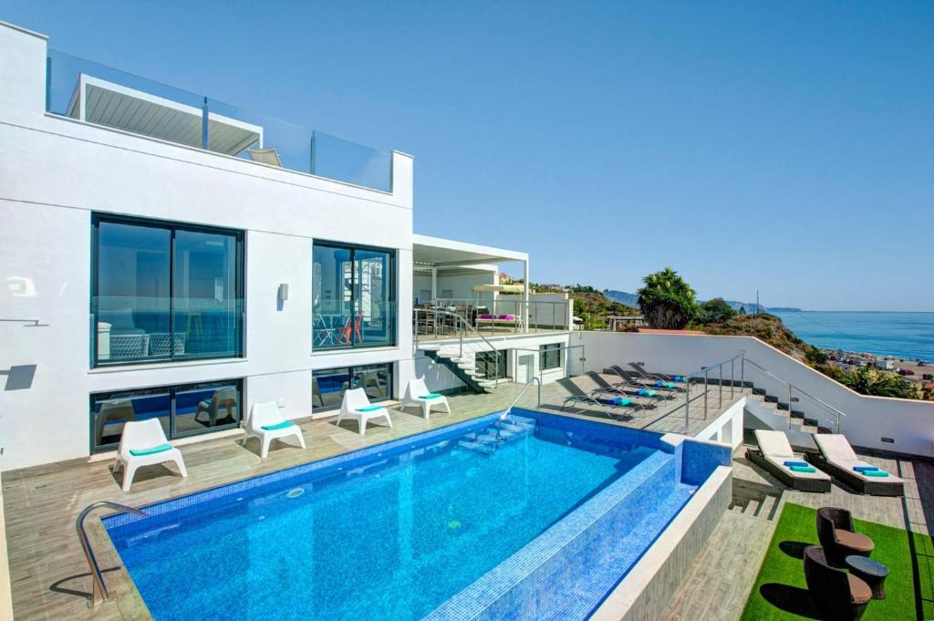 Villa Las Luisas 4 Casasol (Spanje Torrox Costa) - Booking.com