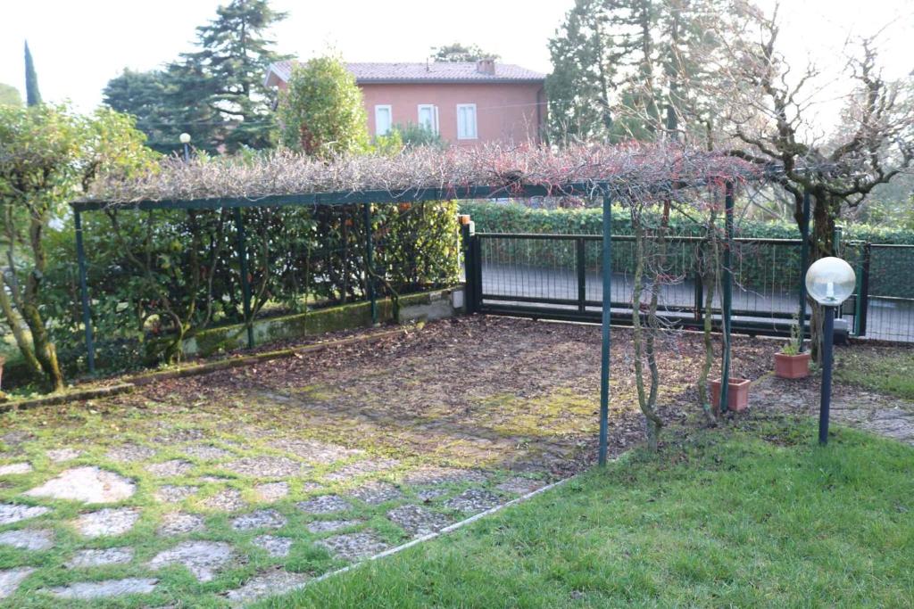Vonkajšia záhrada v ubytovaní Apartment in Bardolino - Gardasee 39722