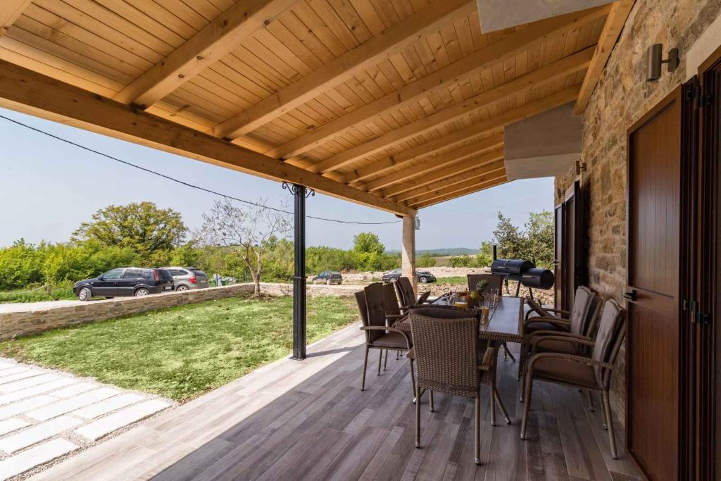 Zdjęcie z galerii obiektu Holiday home in Brtonigla - Istrien 39884 w mieście Brtonigla