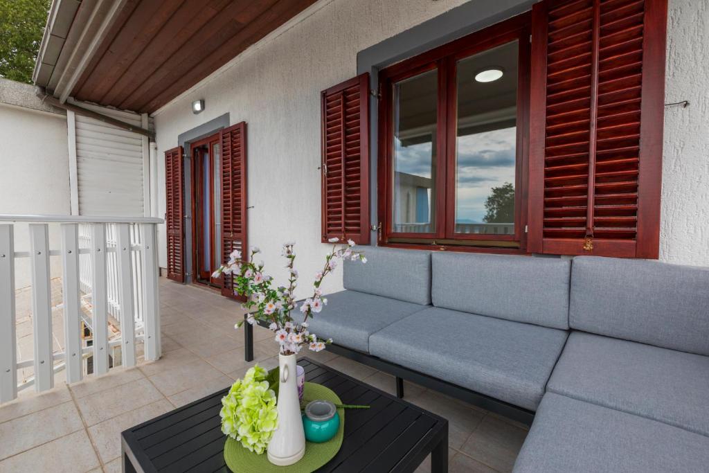Fotografie z fotogalerie ubytování Apartment in Dramalj 41211 v destinaci Dramalj