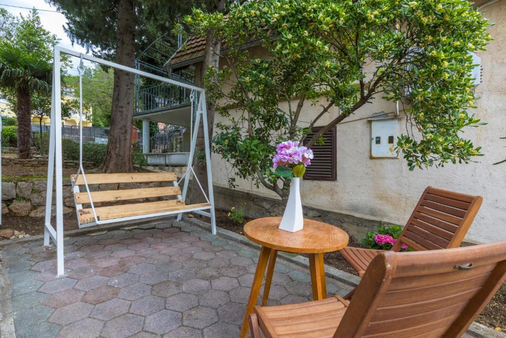 Fotografie z fotogalerie ubytování Apartment in Dramalj 41211 v destinaci Dramalj