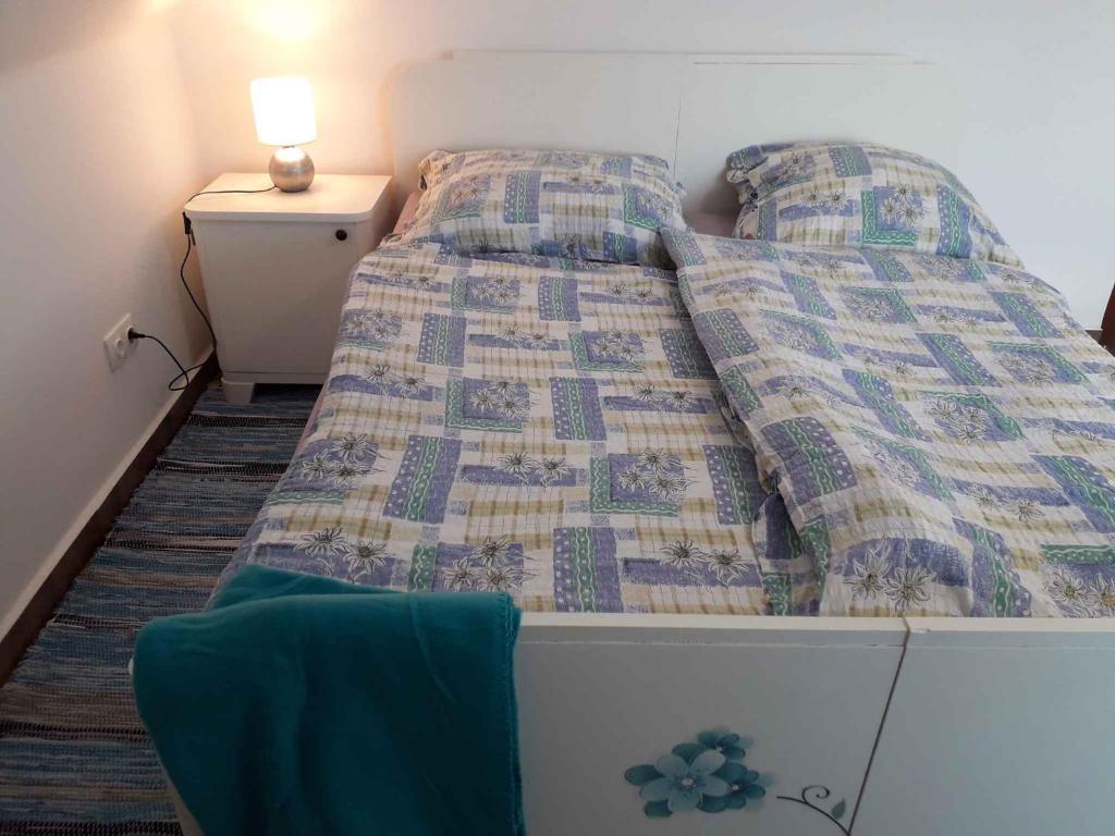 Posteľ alebo postele v izbe v ubytovaní Holiday home in Balatonmariafürdo 40806