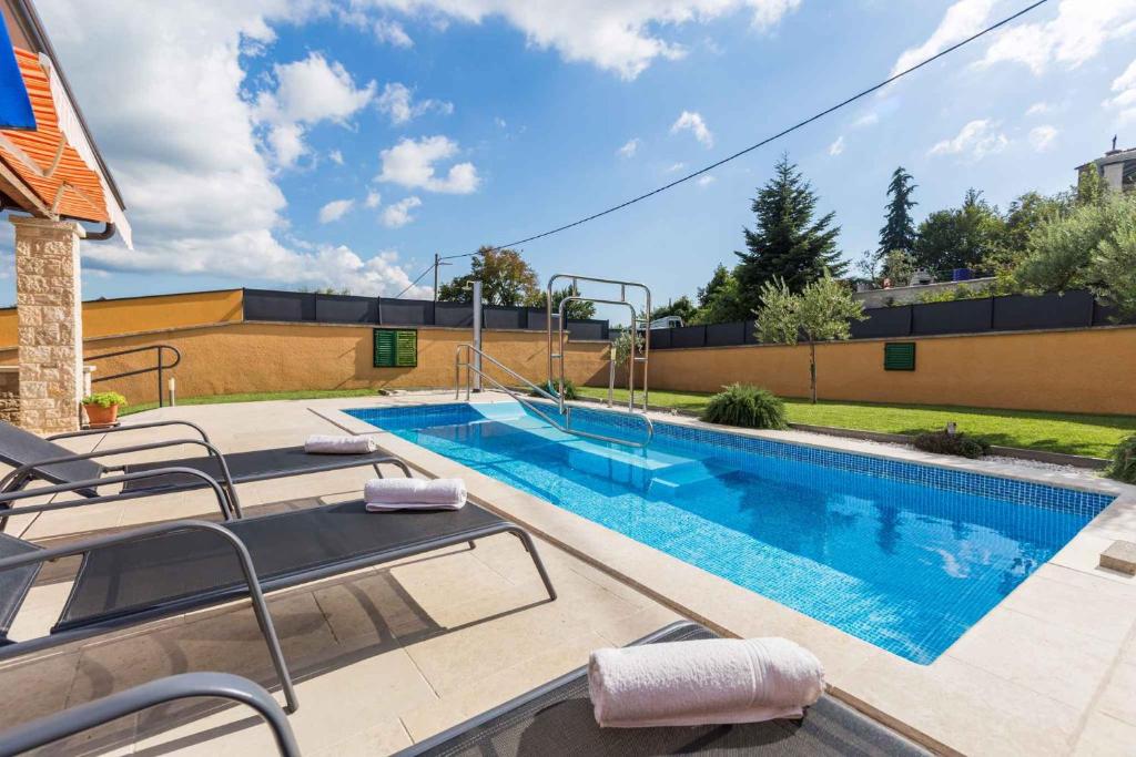 Zdjęcie z galerii obiektu Holiday home in Vizinada/Istrien 40326 w mieście Vižinada