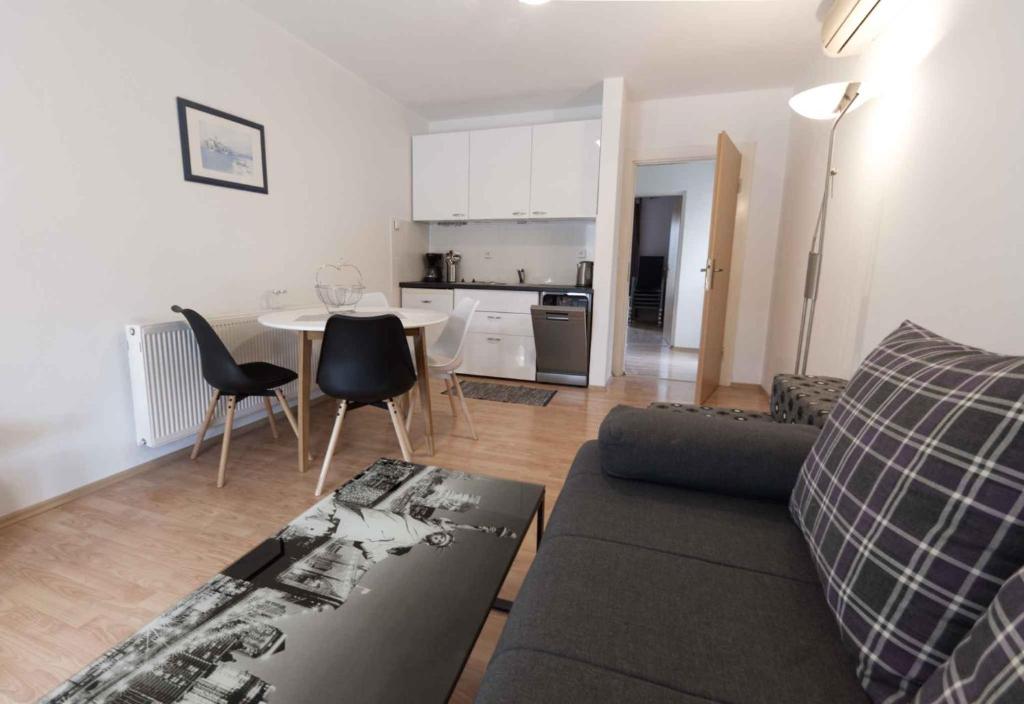 Kuchyň nebo kuchyňský kout v ubytování Apartments in Njivice - Insel Krk 39735