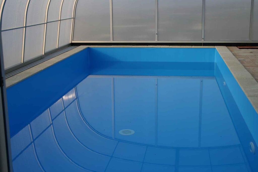 Basen w obiekcie Holiday home Cserszegtomaj/Balaton 39729 lub w pobliżu