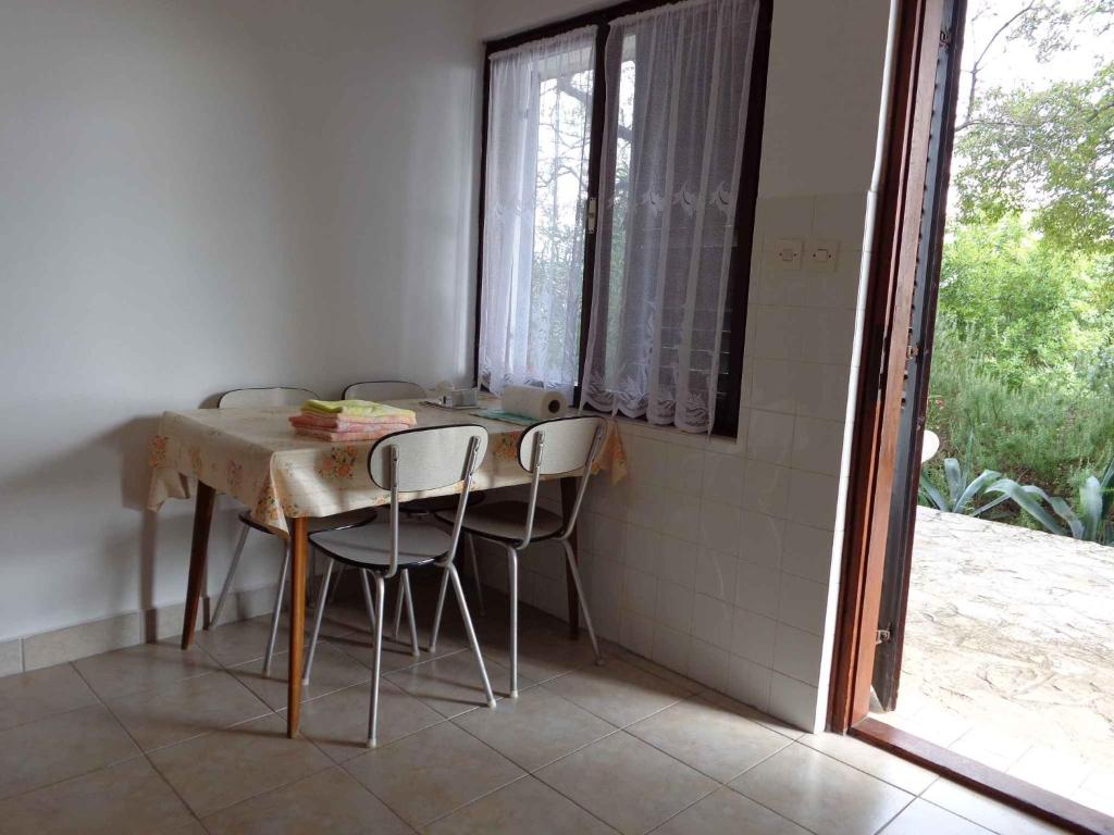 Zdjęcie z galerii obiektu Apartment Sv. Marina 1 w mieście Sveta Marina