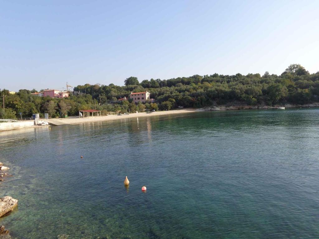 Zdjęcie z galerii obiektu Apartment Sv. Marina 1 w mieście Sveta Marina