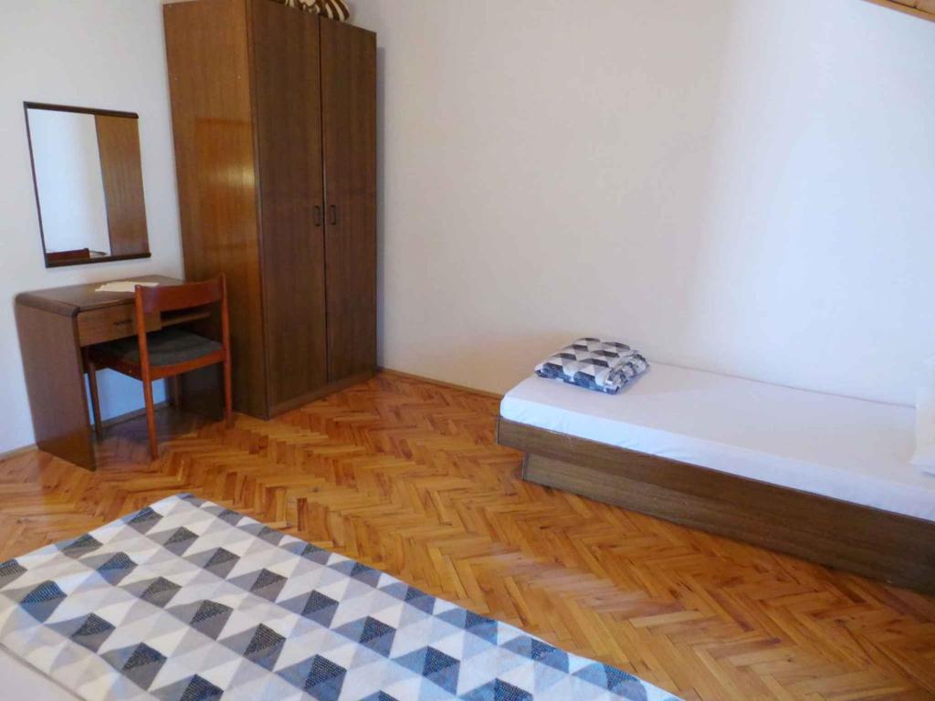 Postel nebo postele na pokoji v ubytování Apartments in Novi Vinodolski 38122