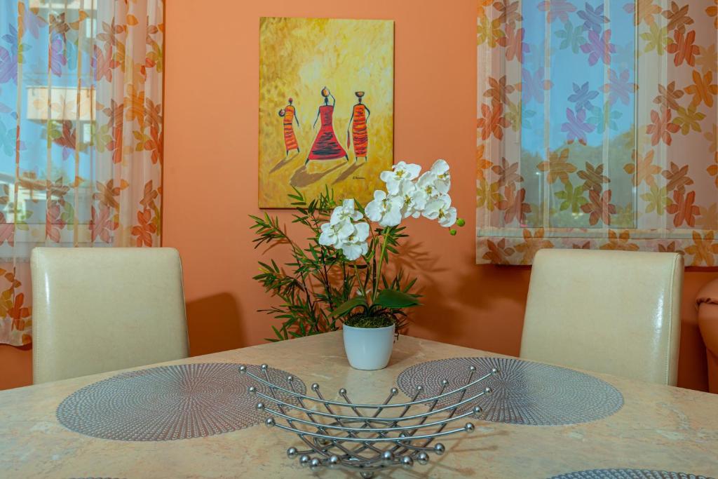 Posedenie v ubytovaní Apartment in Dramalj 41531
