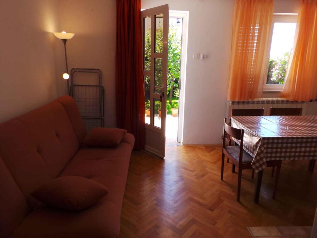 Posezení v ubytování Apartments in Novi Vinodolski 38122