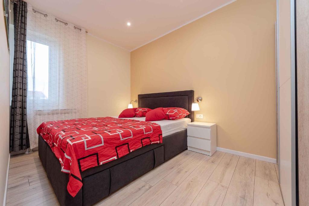 Posteľ alebo postele v izbe v ubytovaní Apartments in Sukosan/Zadar Riviera 7897