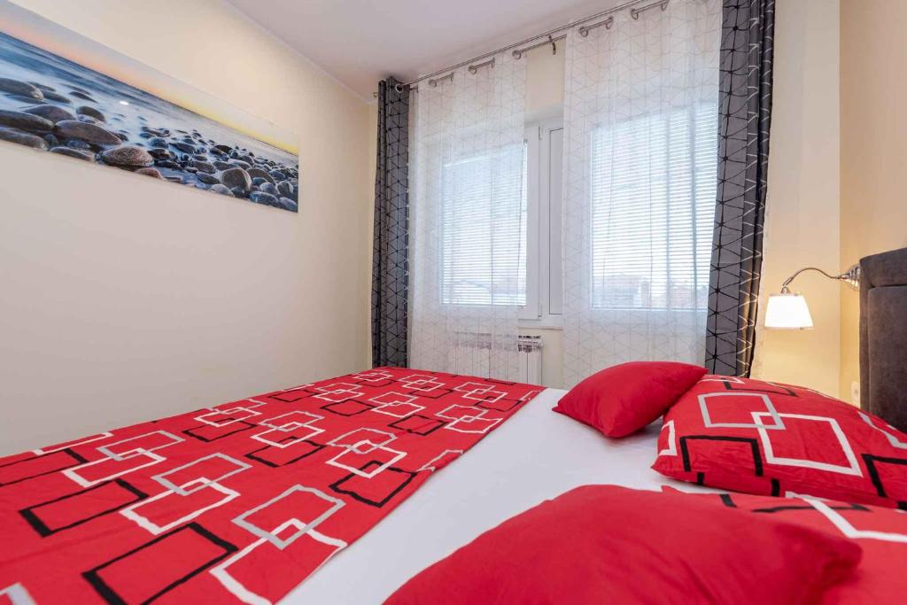 Posteľ alebo postele v izbe v ubytovaní Apartments in Sukosan/Zadar Riviera 7897