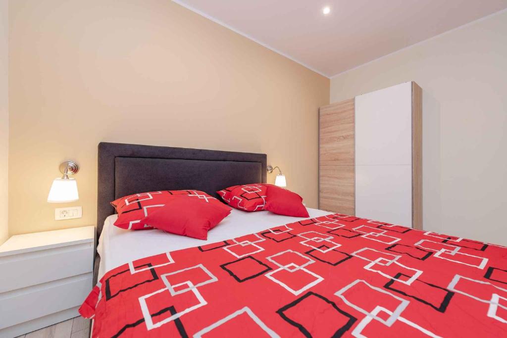 Posteľ alebo postele v izbe v ubytovaní Apartments in Sukosan/Zadar Riviera 7897